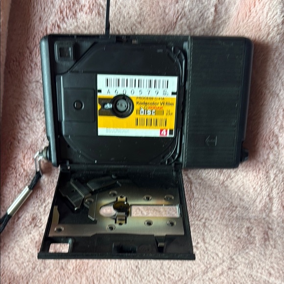 Vintage (1984) Kodak Disc 6100 Black Film Camera - Picture 4 of 5